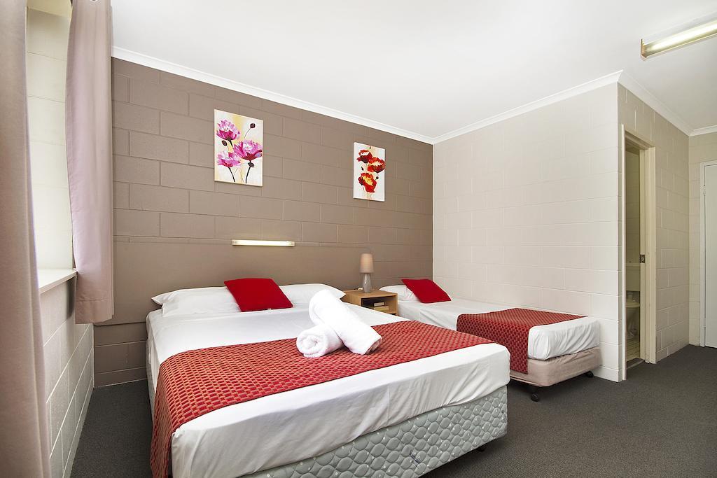 Castle Crest Motel Townsville Habitación foto